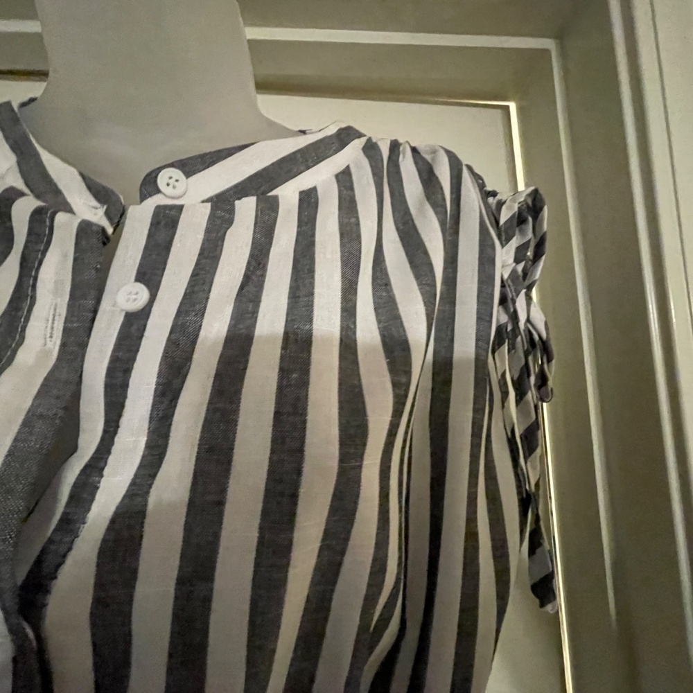 NWOT  Striped Mini Dress Blue White Smocked Waist Size L - Picture 2 of 4
